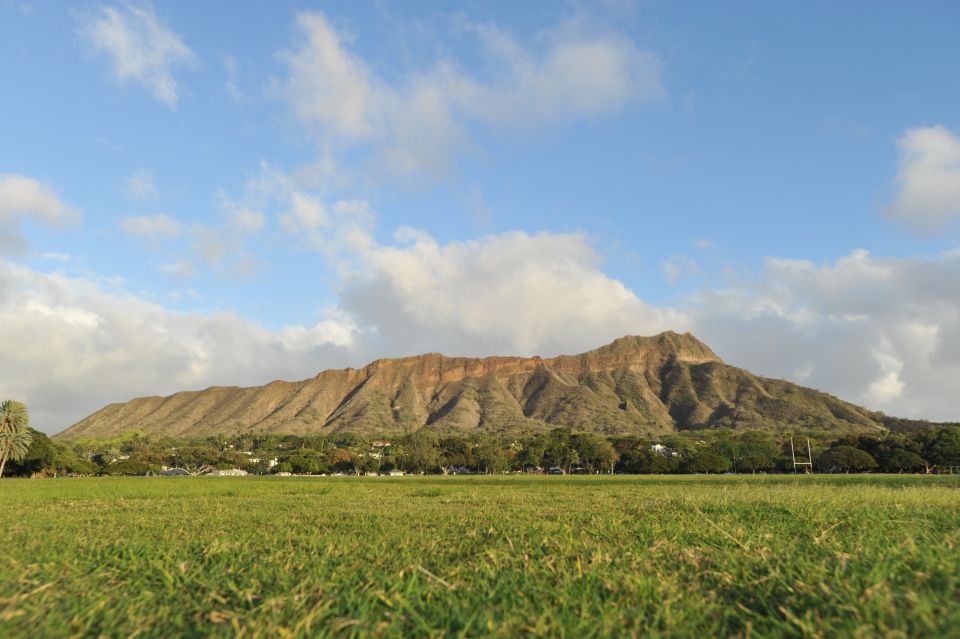 Oahu: Deluxe Diamond Head Hike and Sunrise Parasail - Review