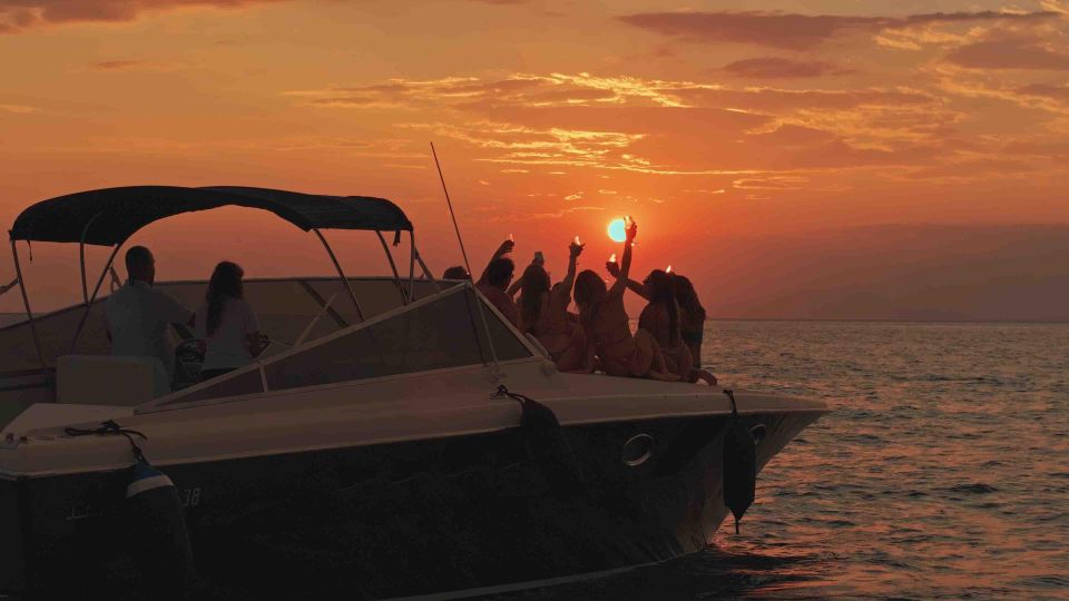 Sorrento Sunset Private Boat Tour - Free Bar and Apetizer - Highlights