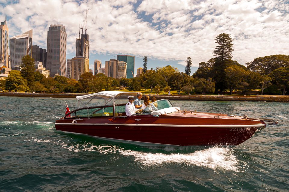 Sydney: Private 2 Hour Icons and Highlights Harbour Cruise - Guide Experience