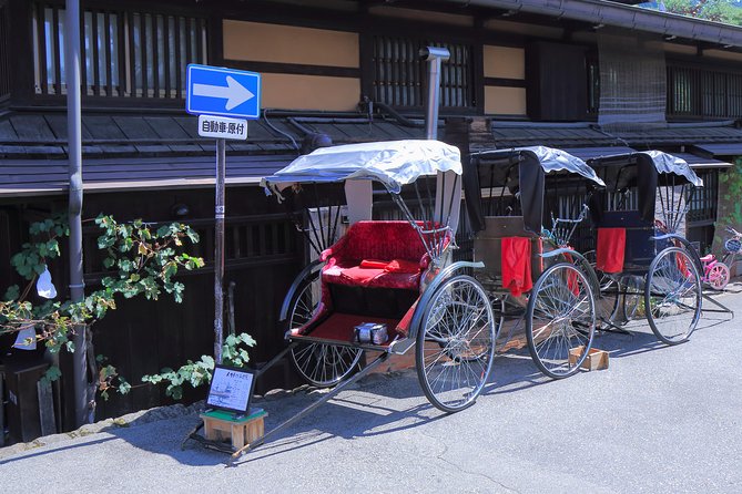 Takayama and Shirakawago Photoshoot by Professional Photographer - Confirmation and Availability