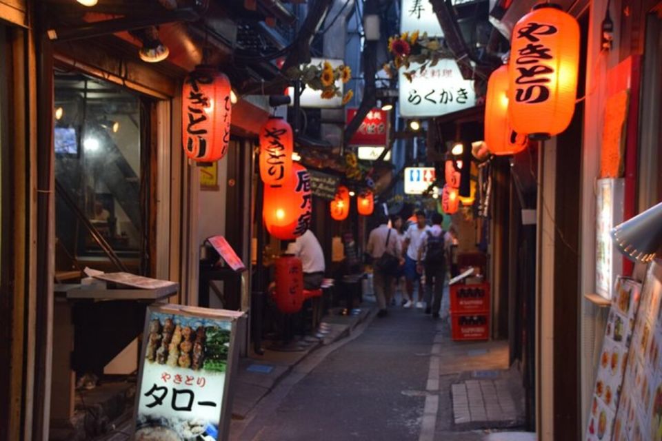 Tokyo: Shinjuku Izakaya and Golden Gai Bar Hopping Tour - Exploring Omoide Yokocho