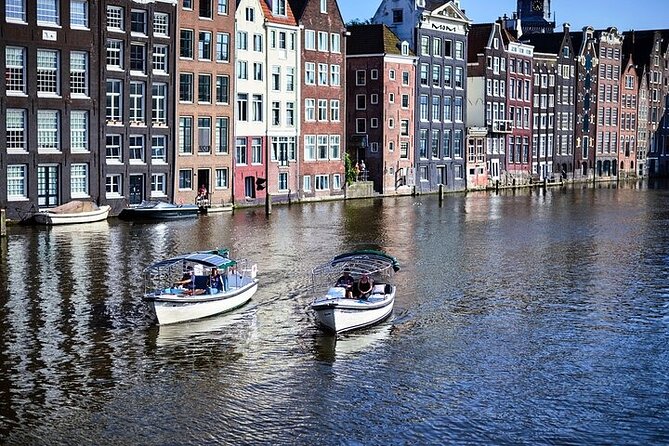 Amsterdam 90-Minute Private Family Canal Cruise - Tour Duration and Size