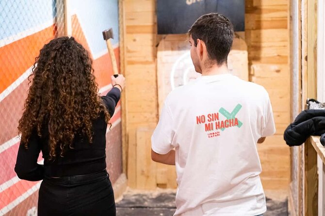 Axe Throwing 1 Hour Session - Friendly Competition and Challenges