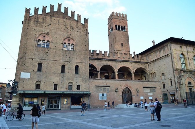 Bologna City Walking Tour - Key Points