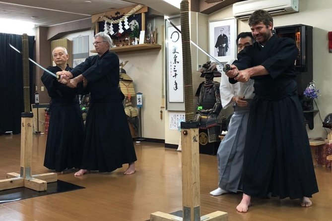 IAIDO SAMURAI Ship Experience With Real SWARD and ARMER - Iaido Jacket and Equipment