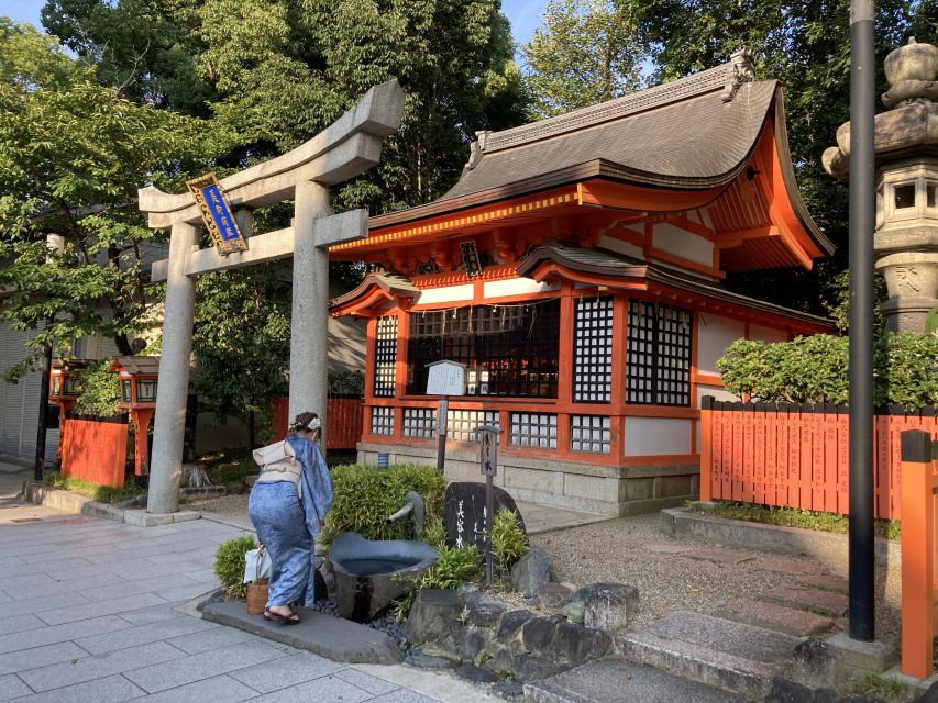Kyoto: Private Walking Tour With Kiyomizu Temple & Gion - Gion District Exploration