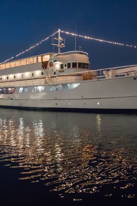 Newport Beach: Christmas Eve Buffet Brunch or Dinner Cruise - Availability and Scheduling