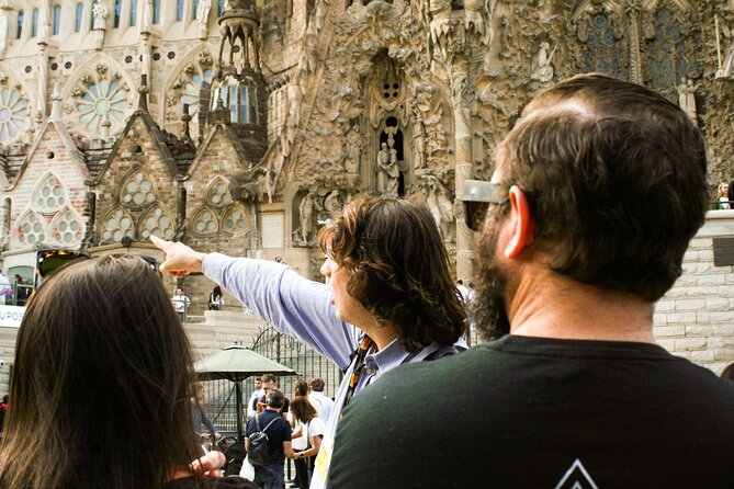 Sagrada Familia Small Group Guided Tour With Skip the Line Ticket - Visiting the Museum Exhibits