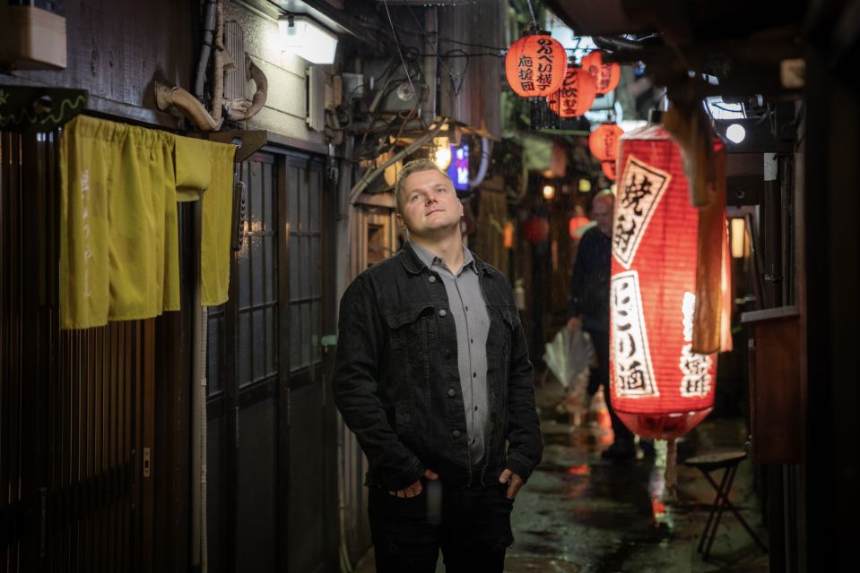 Tokyo Portrait Tour With a Professional Photographer - Professional Tour Guide