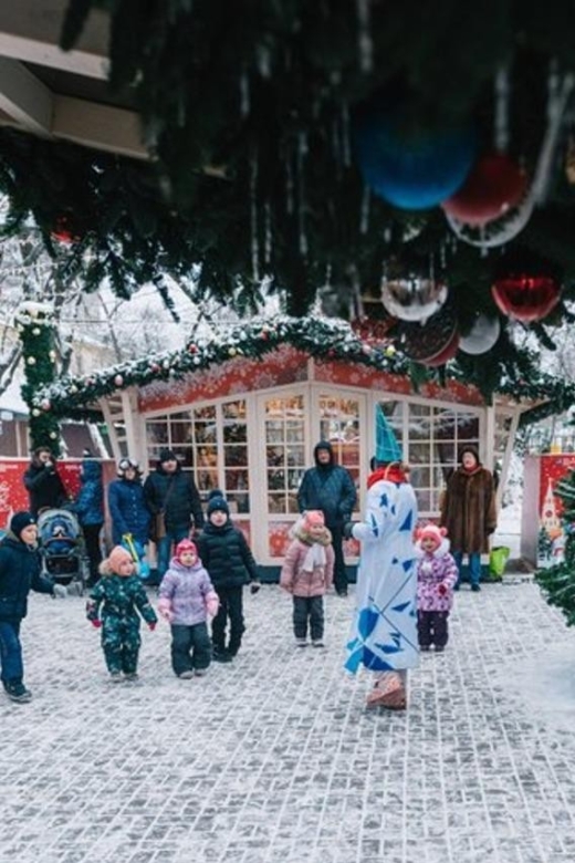 Williamsburg's Winter Wonderland: A Historic Holiday Stroll - Guided Tour of West Duke of Gloucester Street