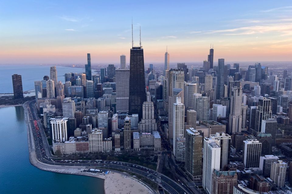 Chicago: Private Helicopter Tour of Chicago Skyline - Capturing Unforgettable Moments