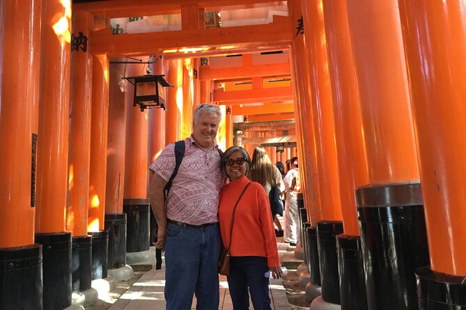 Gion and Fushimi Inari Shrine Kyoto Highlights With Government-Licensed Guide - Gion Neighborhood Exploration