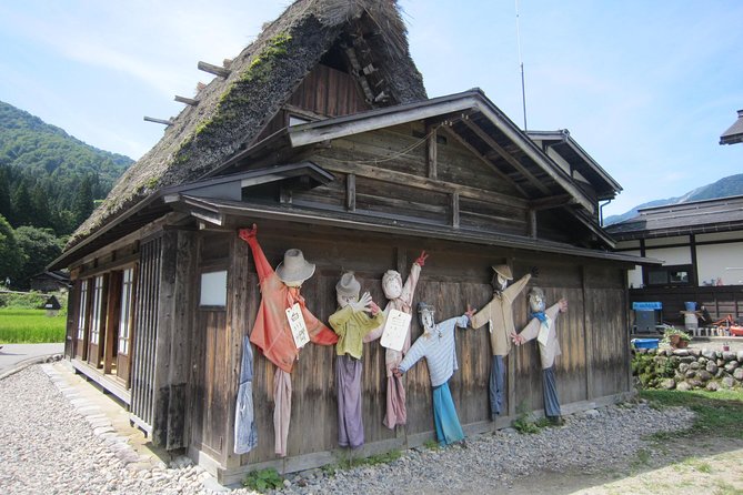 [Input TEXT TRANSLATED INTO English]:Weekend Only! World Heritage Shirakawago Day Bus Tour From Kanazawa Station - Directions to Meeting Point