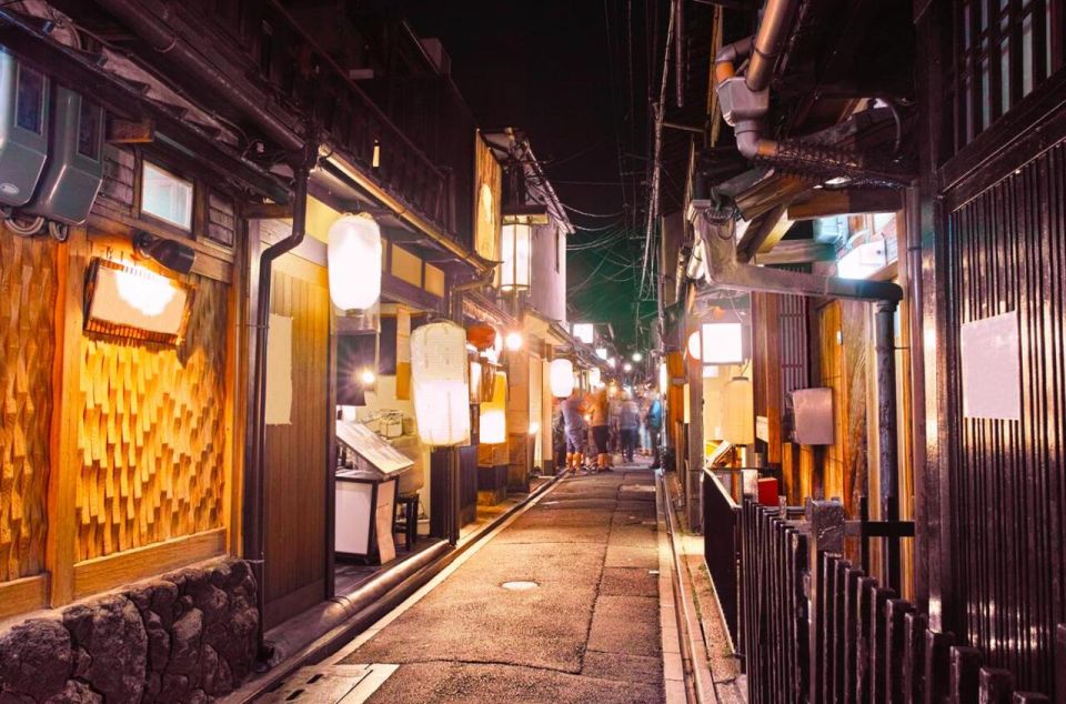 Kyoto: Nightlife Bar Crawl Tour With Local Guide - Important Tour Information