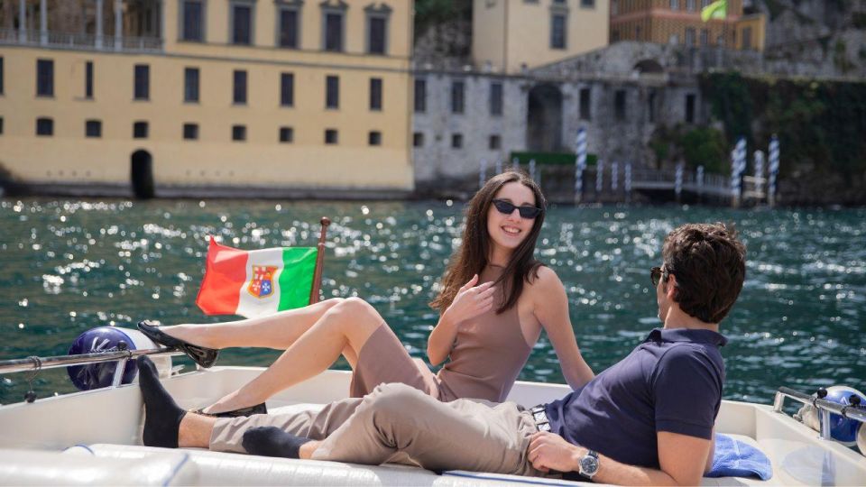 Lake Como 3 Hours Private Boat Tour Groups of 1 to 7 People - Highlights