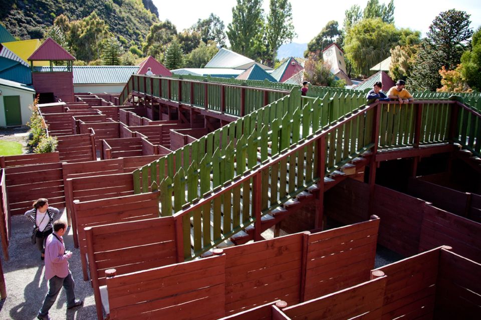 Wanaka: Combo Entry to Puzzling World - Directions