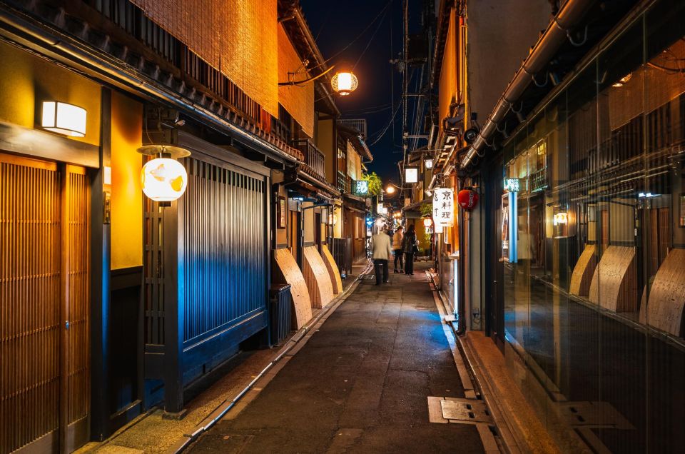 Kyoto : 3-Hour Bar Hopping Tour in Pontocho Alley at Night - Bar Hopping Experience