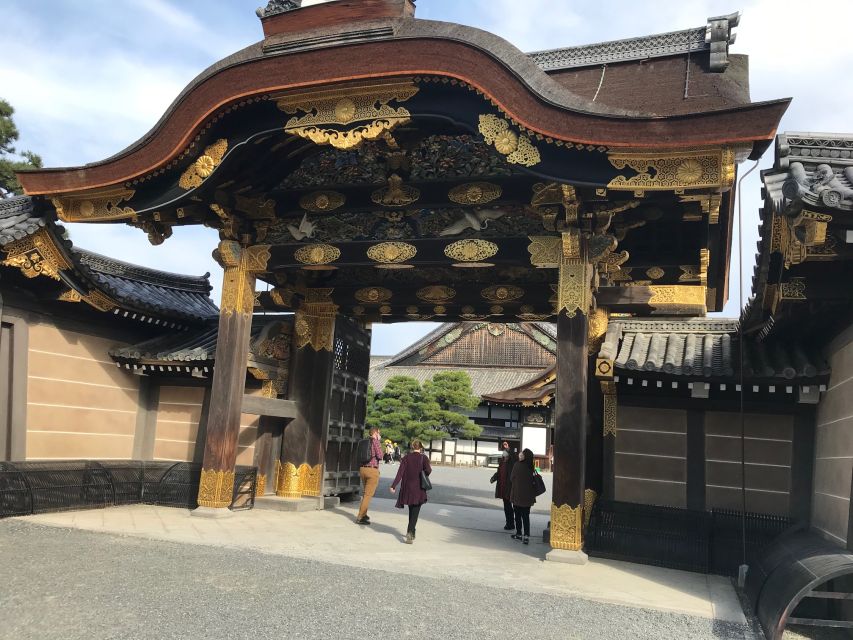 Kyoto: Private Walking Tour With Kiyomizu Temple & Gion - Nishiki Market and Local Foods