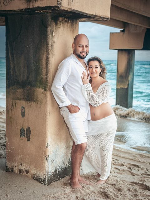 Miami Beach: Maternity Photoshoot - Professional Photographer Expertise