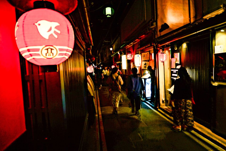 Kyoto : 3-Hour Bar Hopping Tour in Pontocho Alley at Night - Traditional Drinks and Dishes