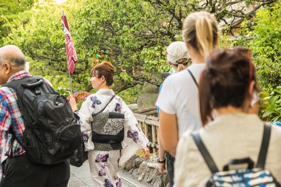 Night Walk in Gion: Kyotos Geisha District - Meeting Point and Directions