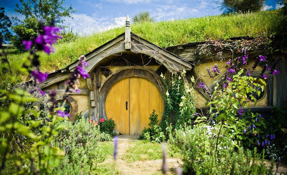 Auckland: Hobbiton Movie Set Tour With Lunch - Key Points