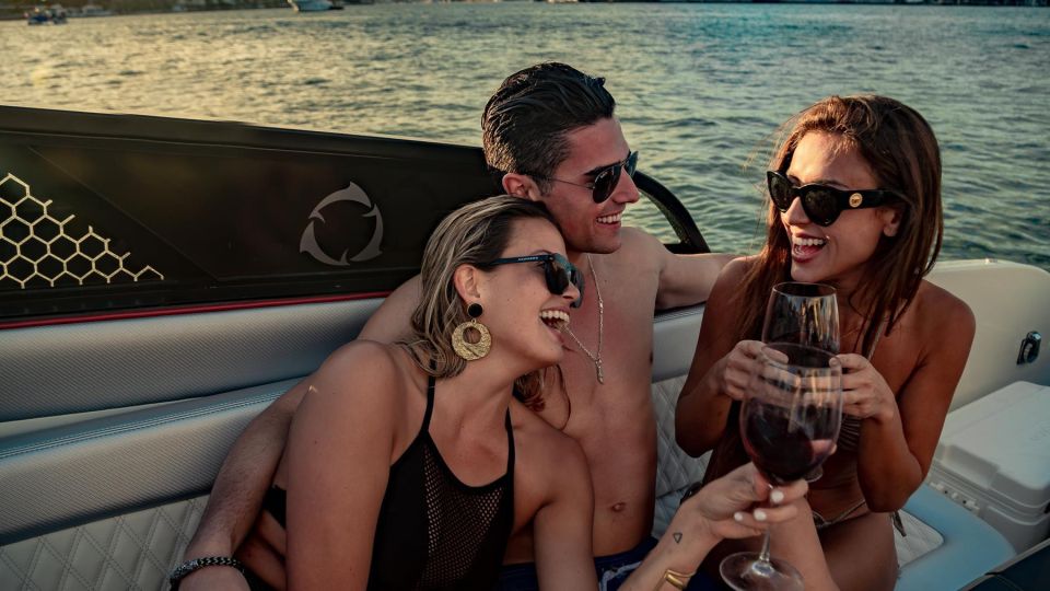 Fort Lauderdale: 13 People Private Boat Rental - Key Points