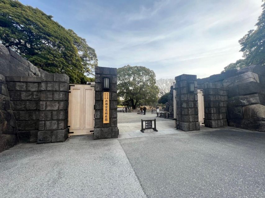 Hama Rikyu Gardens and Surroundings Guided Waking Tour - Tour Description