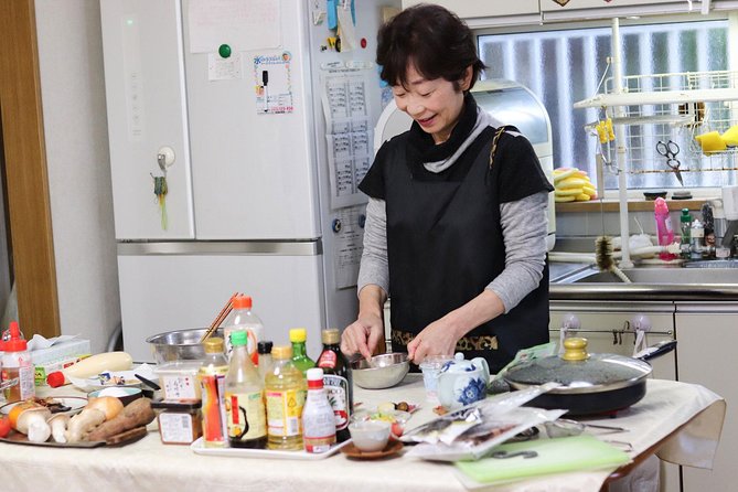 Heart-Warming Japanese in Home Cooking Lesson With a Local Mother in Osaka - Key Points