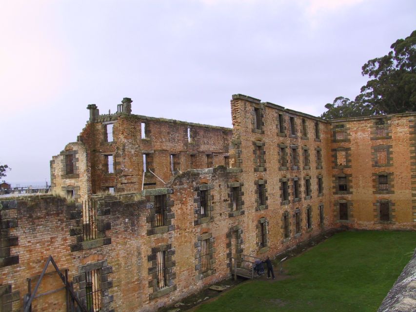 Hobart: Port Arthur, Harbor Cruise and Isle of the Dead Tour - Key Points