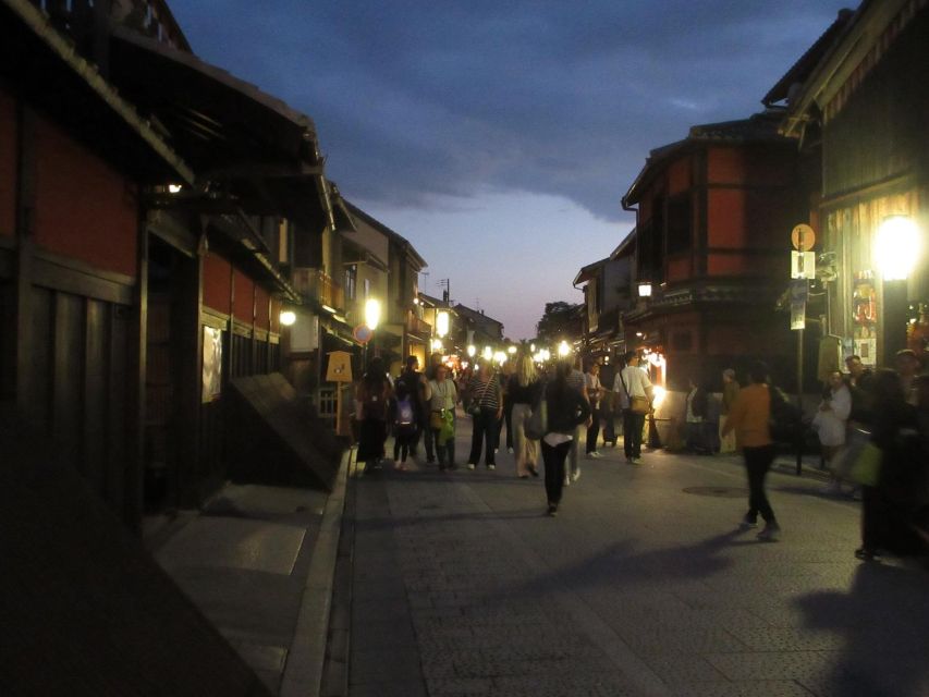 Kyoto: Pagoda Lanterns, Bamboo, Kiyomizu, Geisha (English) - Key Points