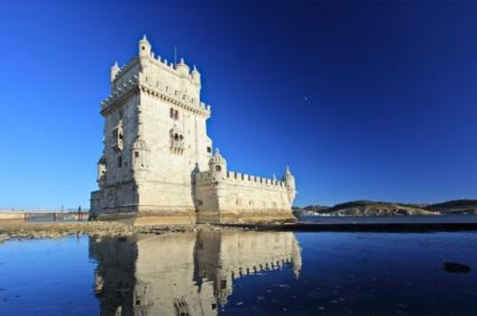 Lisbon Traditional Boats - Guided Sightseeing Cruise - Key Points