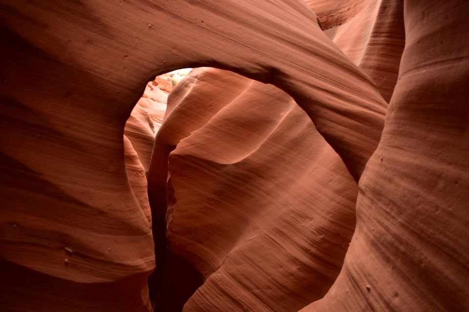 Page: Traditional Navajo Hogan Stay & Antelope Canyon Tour - Key Points