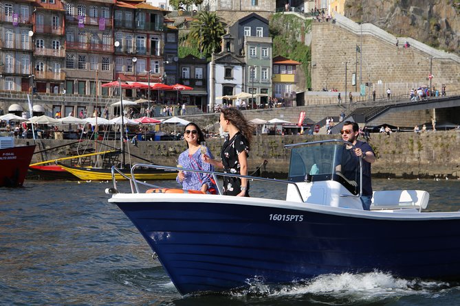 Porto: Private Tour in the Douro (1 to 4 People) on a Boat Just for You - Meeting and Pickup