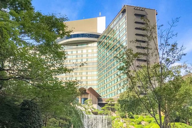 Private Tour Explore the Four Seasons in Hidden Spots in Akasaka - Key Points