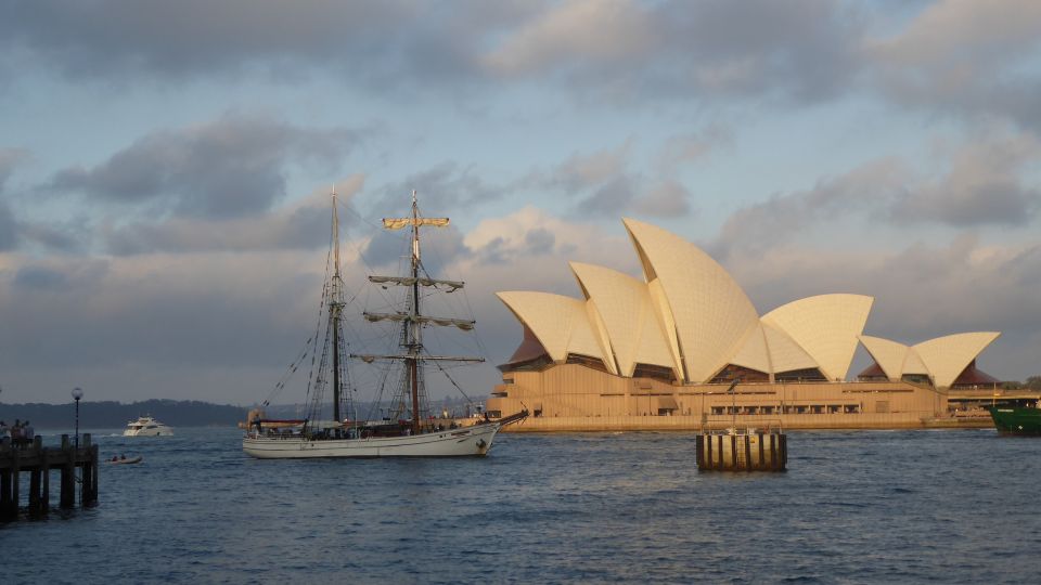 Sydney: Harbor Sunset Cruise With Dinner - Key Points
