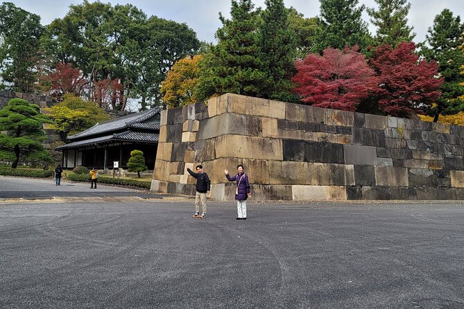 Tokyos Imperial Palace & Nihonbashi Tour - Key Points