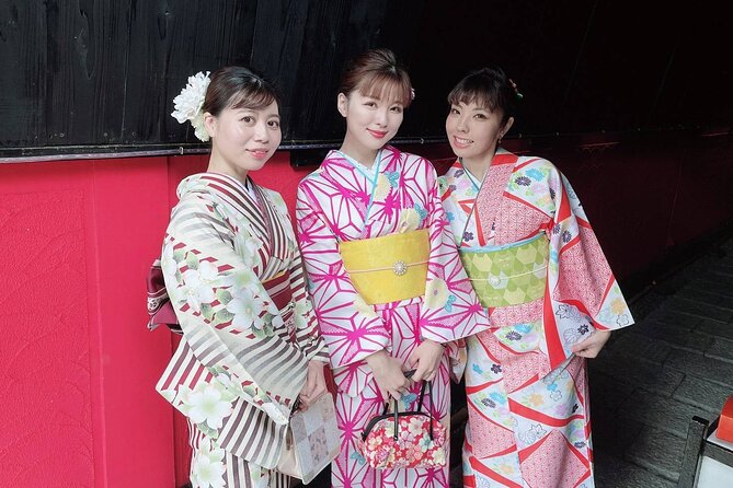 Walking Around the Town With KimonoYou Can Choose Your Favorite Kimono From [Okinawa Traditional Costume Kimono / Kimono / Yukata]Hair Set & Point Makeup & Dressing & Rental Fee All Included - Key Points