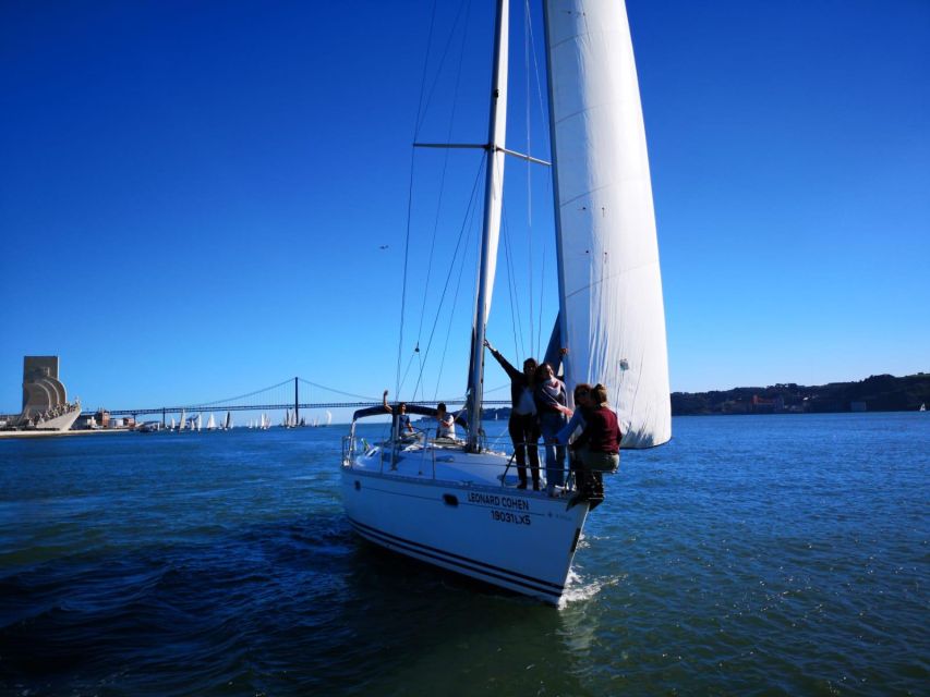 1 Hour Private - Lisbon: Sailing Tour With Wine and History - Included in the Tour