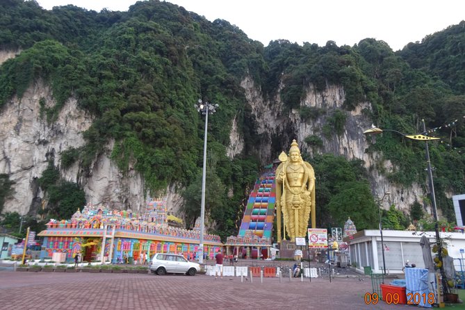 4 in 1 Tour Kuala Lumpur City Highlights Batu Caves Little India and Chinatown