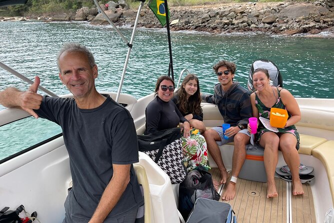 4h or 8h Boat Tour Through the Islands of Ubatuba