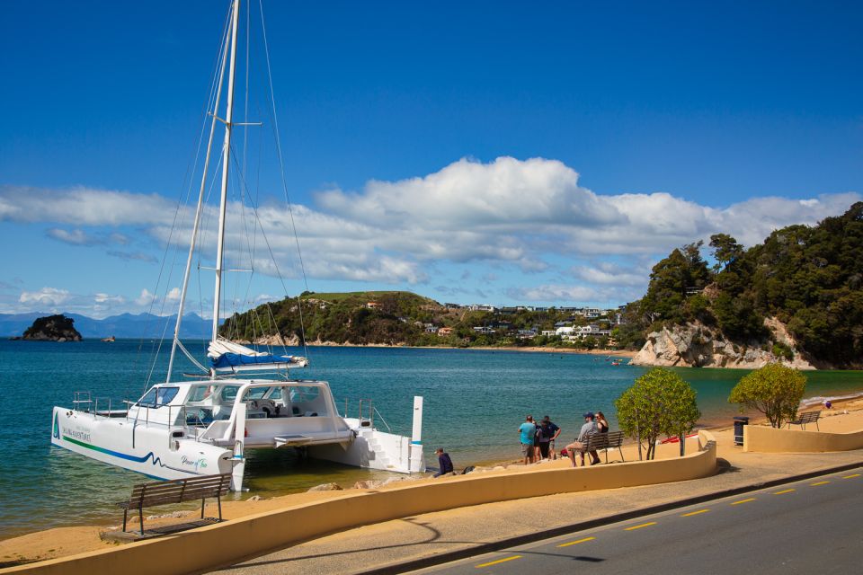 Abel Tasman National Park: Cruise, Walk & Sailing Tour