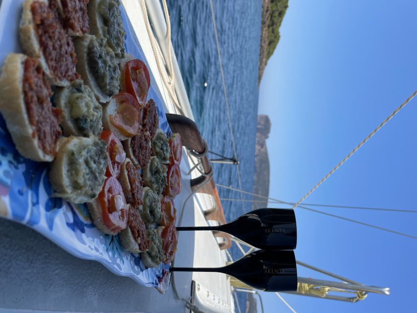 Alghero: Day Trip on a Sailing Boat