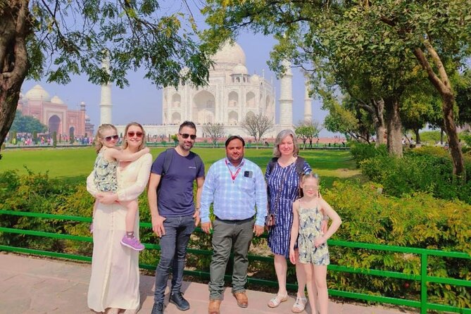 All Inclusive : Taj Mahal, Agra Fort and Baby Taj Tour With 5 Star Lunch.