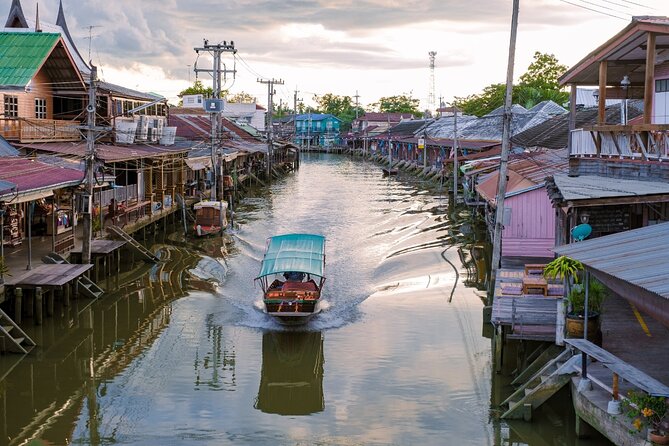 Amphawa Floating Market & Maeklong Railway Train Market Tour