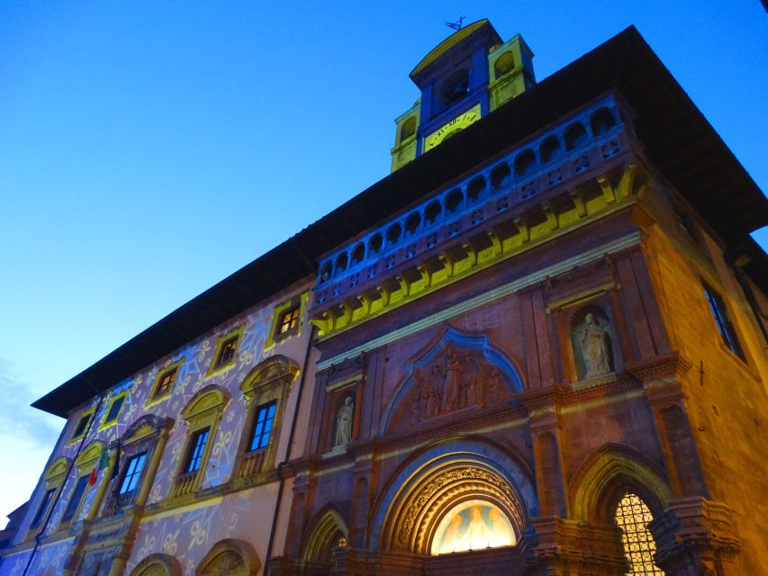 Arezzo: Guided Walking Tour With Piazza Grande