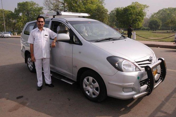 Arrival Meet & Assist Service at Delhi Airport With Optional Private Transfer