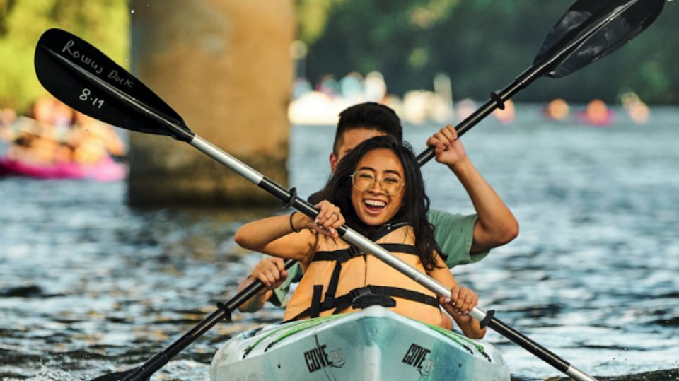 Austin: Congress Avenue Sunset Bat Kayaking Tour