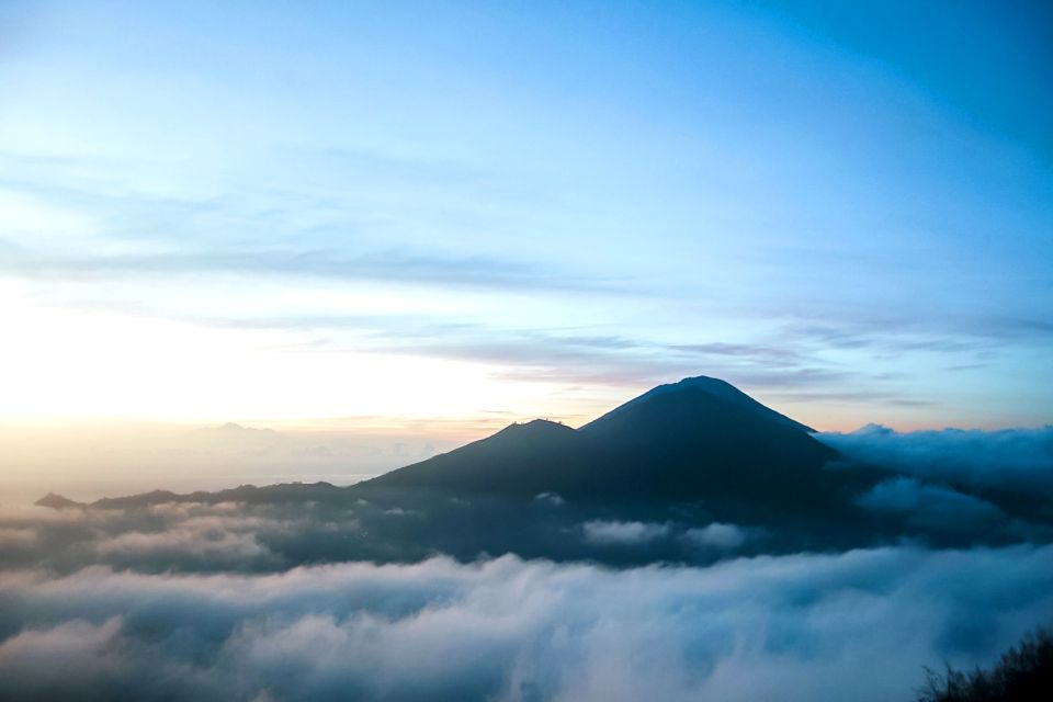 Bali: Mount Batur Sunrise Hike and Natural Hot Spring