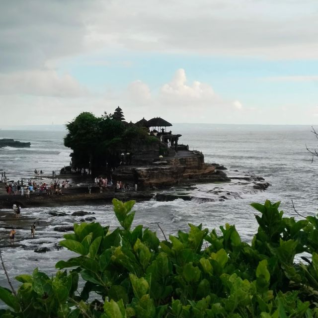 Bali Sunset: Tanah Lot Temple With Complementary Drink - Activity Overview